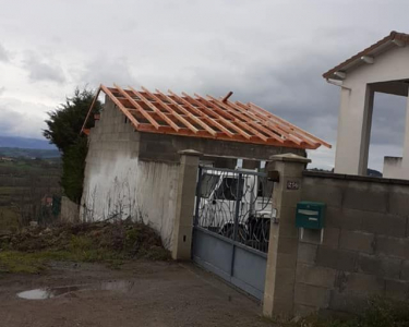 Chantier construction neuve charpente et couverture